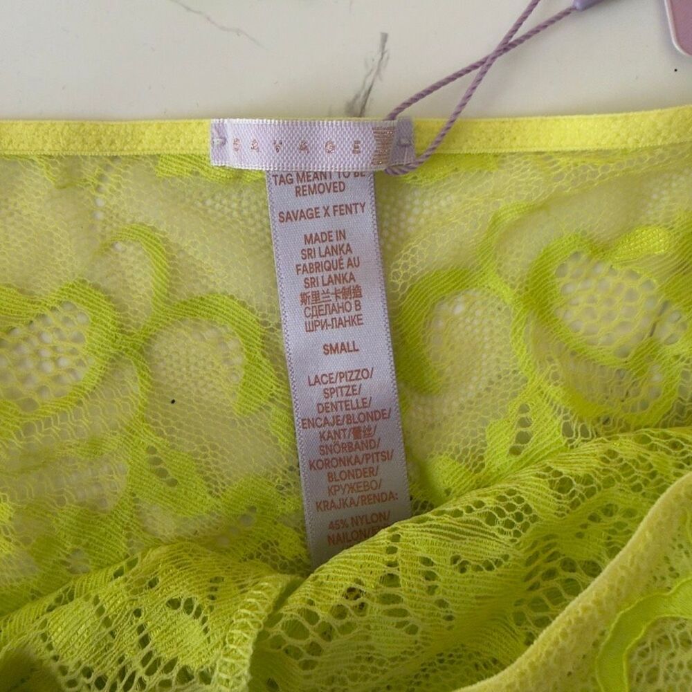 Savage x Fenty scalloped lace bralette and bikini set in Lemon Lime yellow Small - Picture 2 of 3